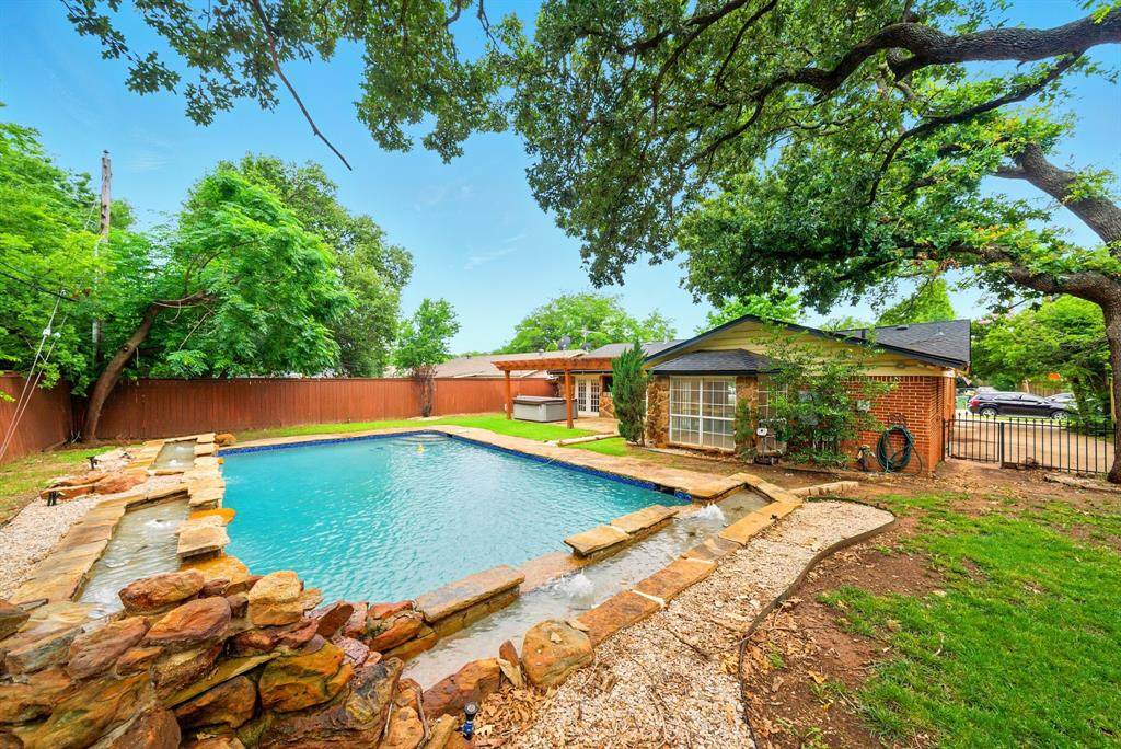 1108 Billie Ruth Lane - Photo 1