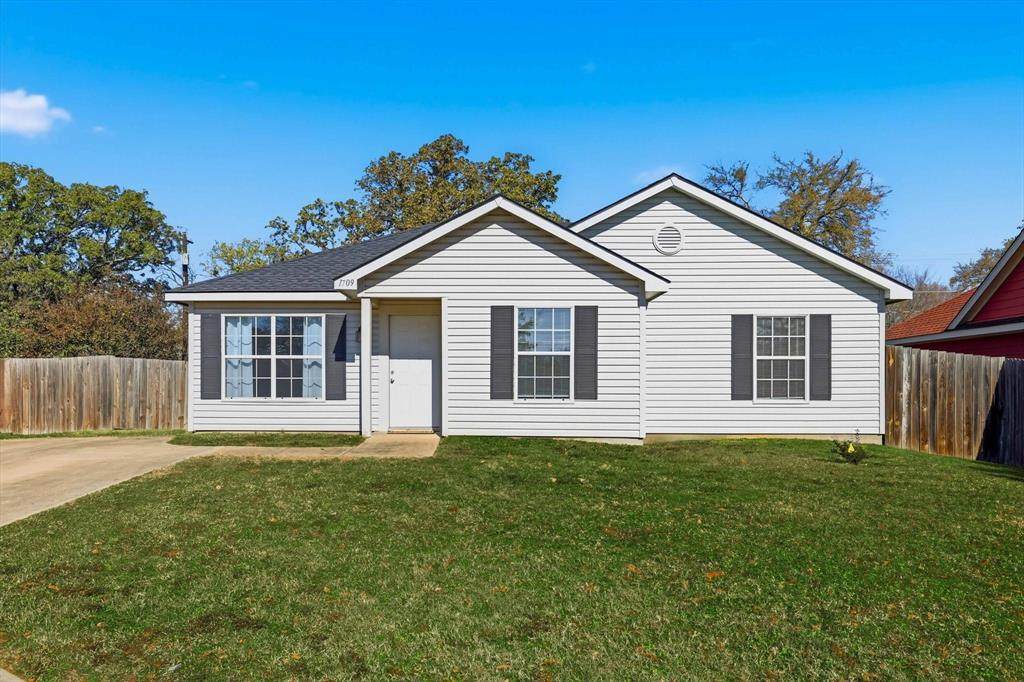 1709 Red Oak Court - Photo 1