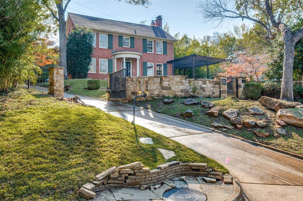 3916 Stonebridge Drive - Photo 1