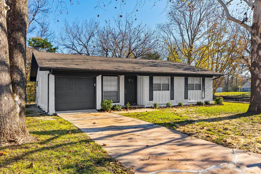 621 Churchill Way - Photo 1