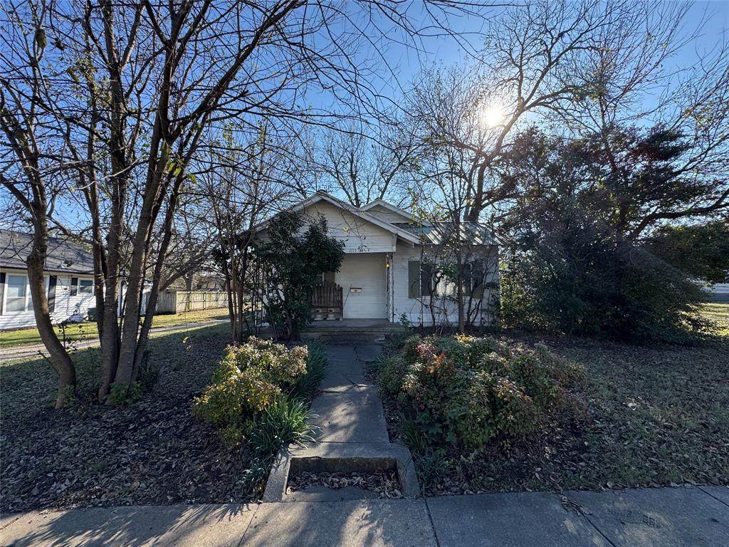 1009 Erwin Avenue - Photo 1