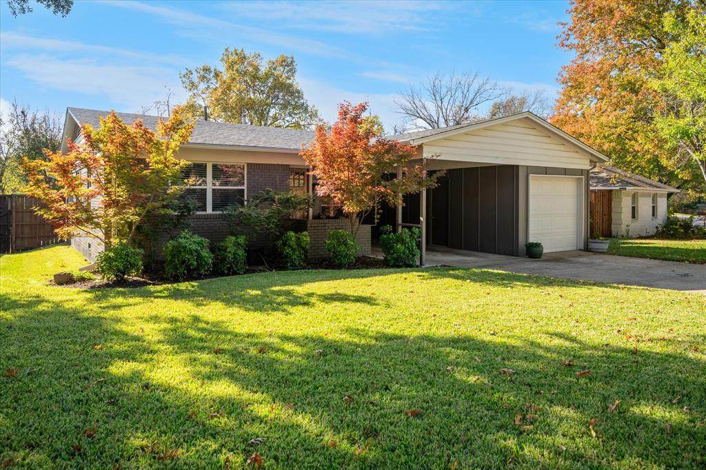 821 Peavy Road - Photo 1