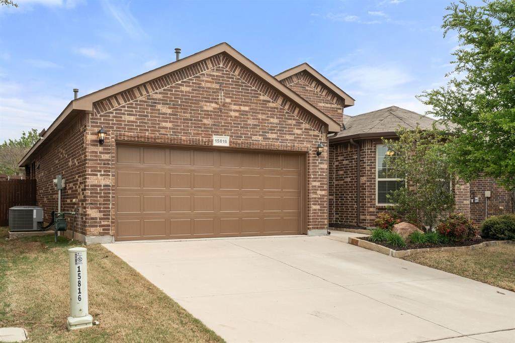 15816 Oak Pointe Drive - Photo 1