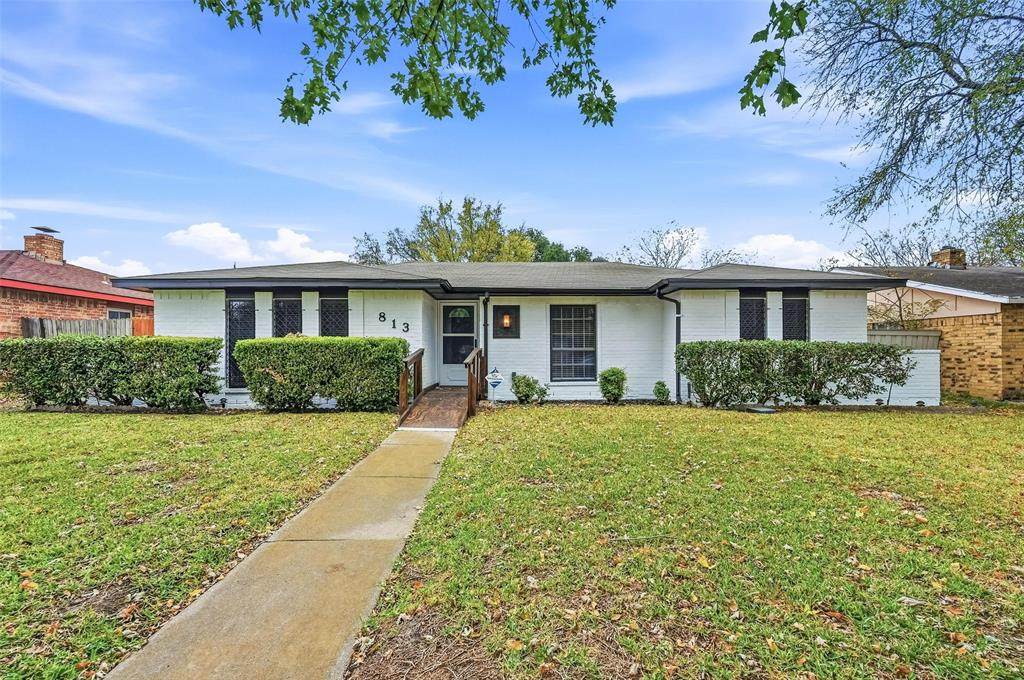 813 Cherry Hills Drive - Photo 1