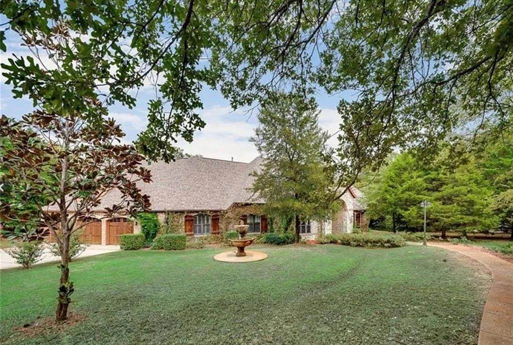 2050 Oak Shores Drive - Photo 1