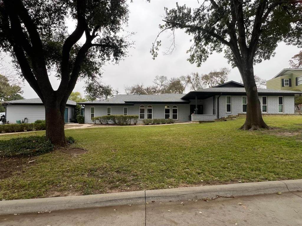 3802 Chisholm Trail - Photo 1