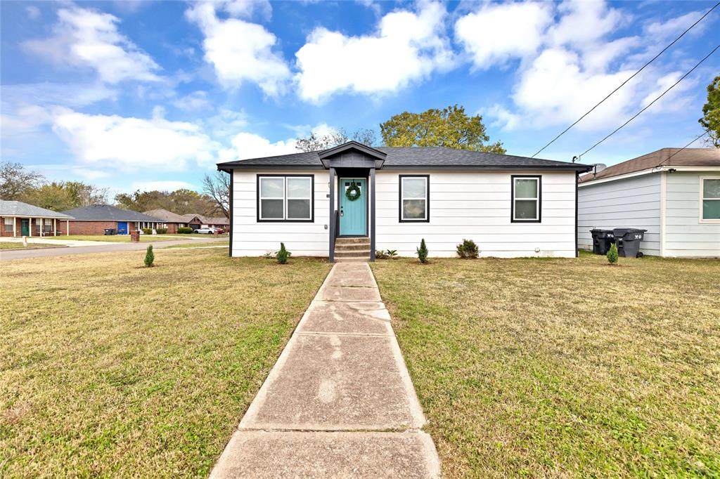 1600 Faulkner Lane - Photo 1