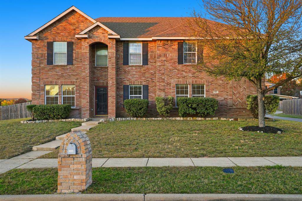 700 Locustberry - Photo 1