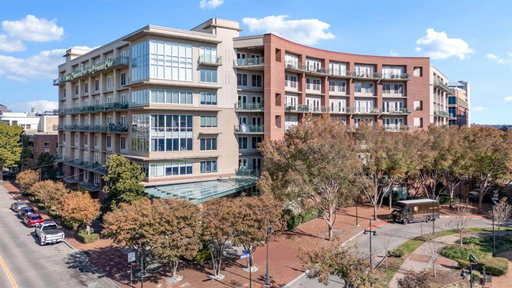 5055 Addison Circle - Photo 1