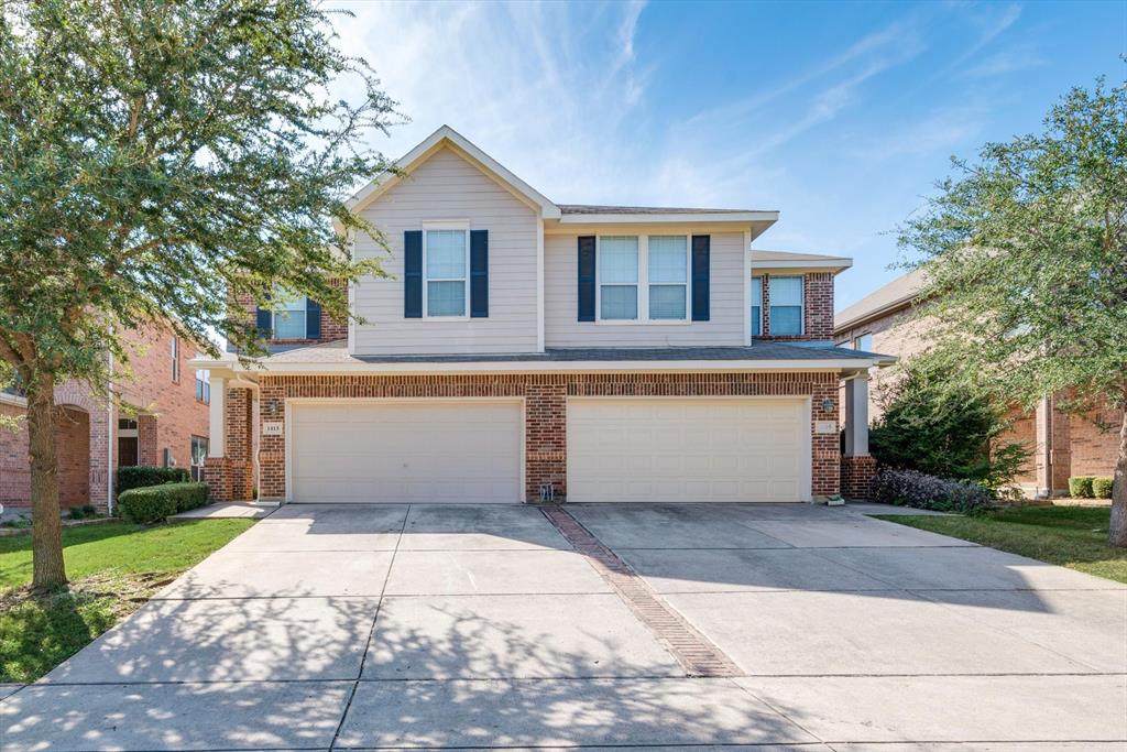 1413 Ravenwood Drive - Photo 1