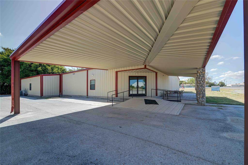 205 Davis Street - Photo 1