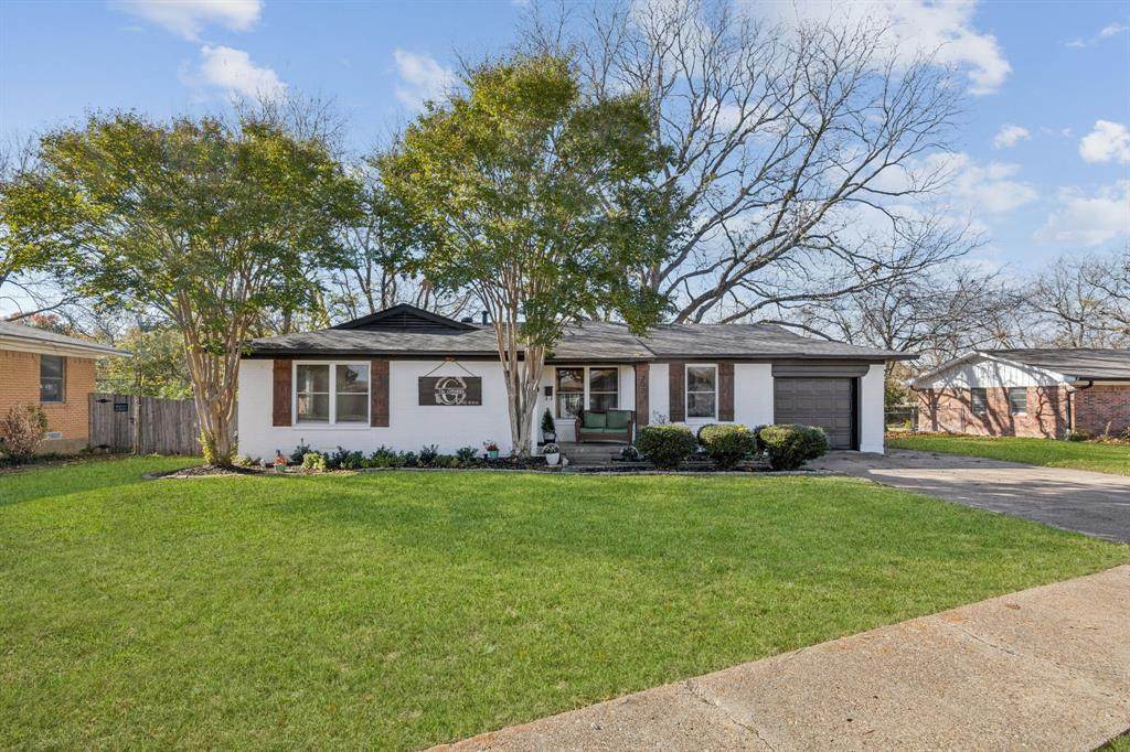 207 Joe White Street - Photo 1