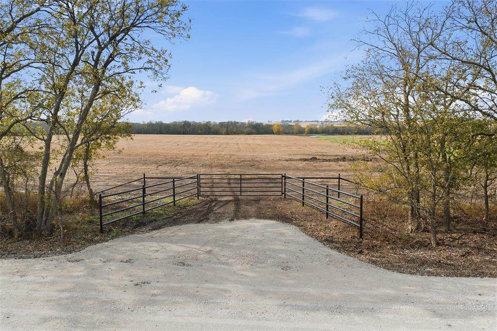 Tract 4, TBD County Road 3204 - Photo 1