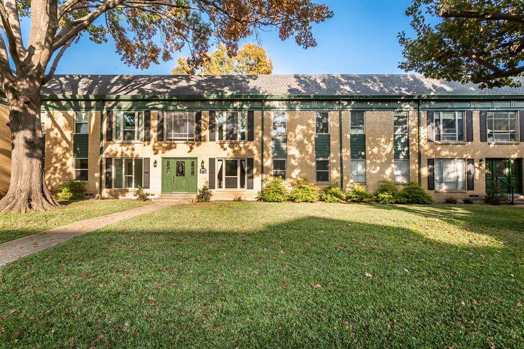 4816 Amesbury - Photo 1