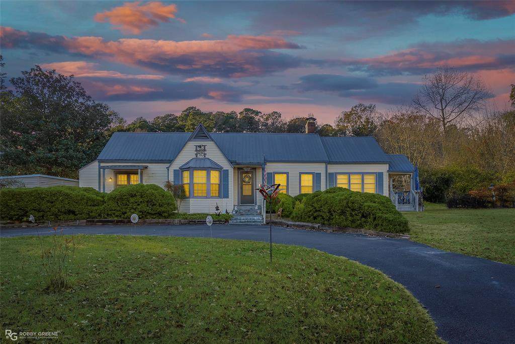 1701 Pine Street - Photo 1