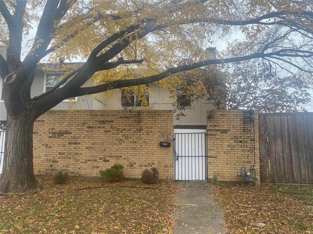 501 Towne House Lane - Photo 1