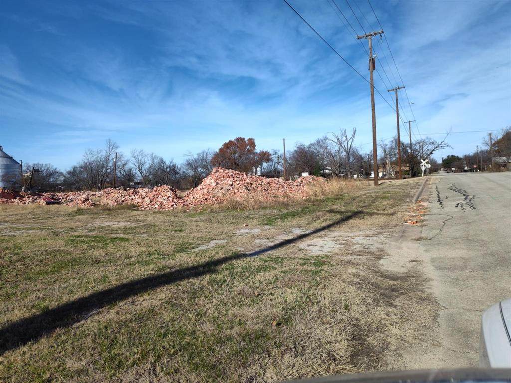 408 4th Street - Photo 1