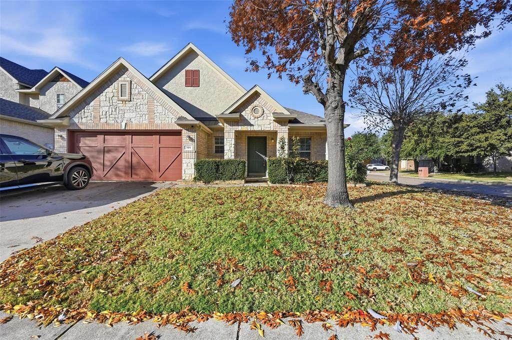 309 Moonlight Drive - Photo 1