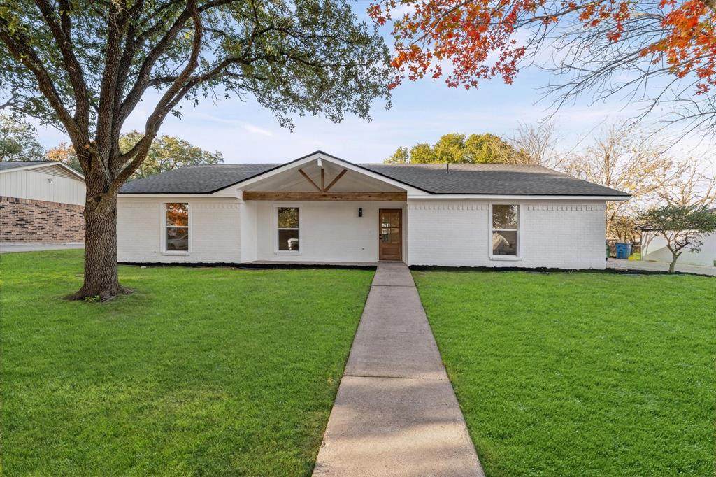 336 Oakwood Lane - Photo 1