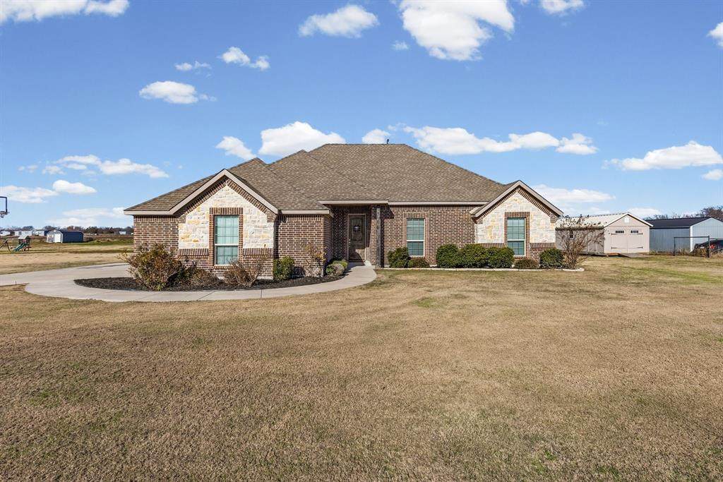 4608 County Road 2714 - Photo 1