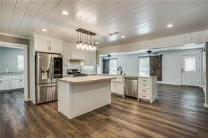 615 Lamar Street - Photo 1