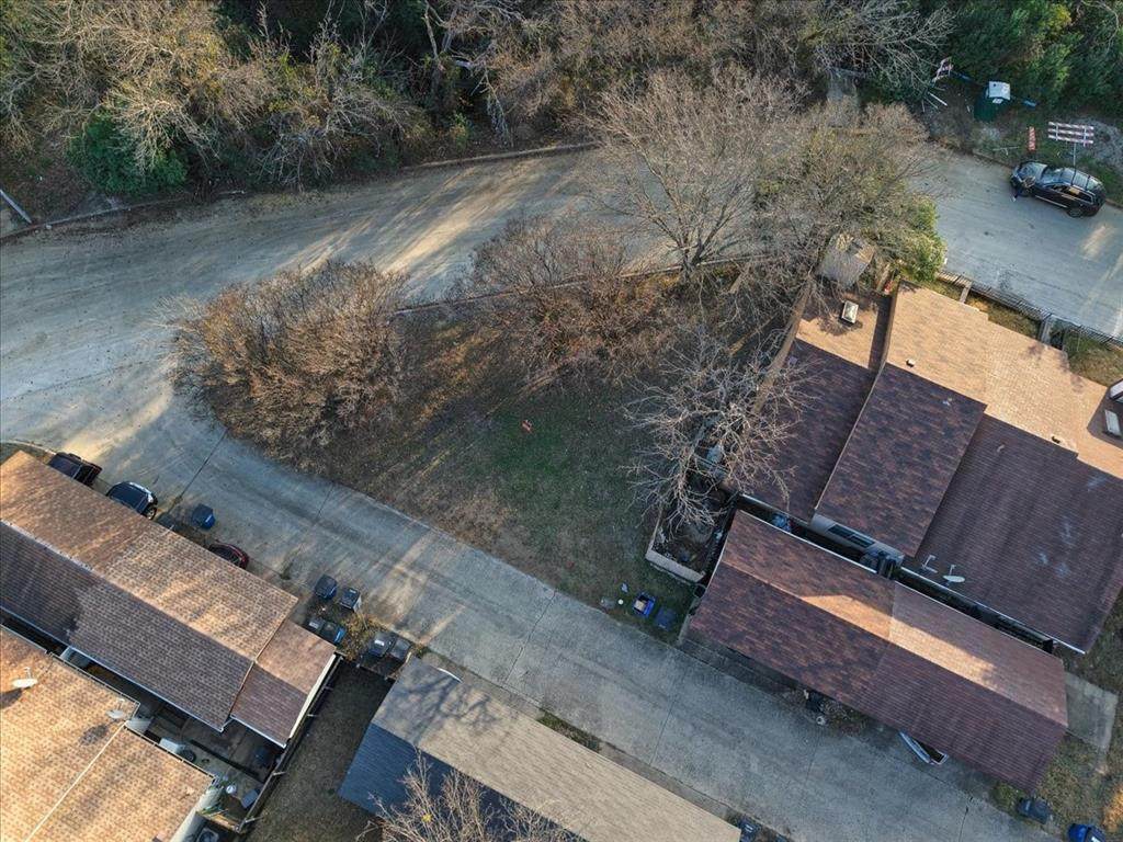 523 Post Oak Lane - Photo 1
