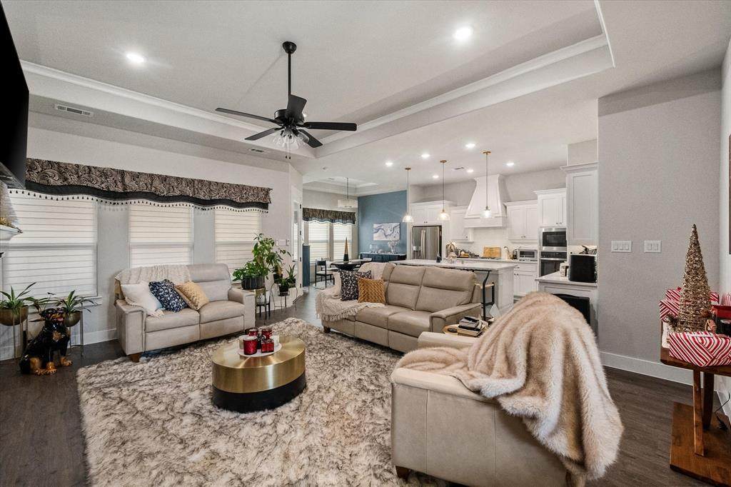 901 Alvero Place - Photo 1