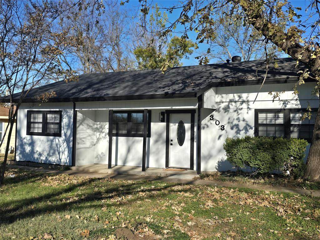 303 Hillcrest Street - Photo 1