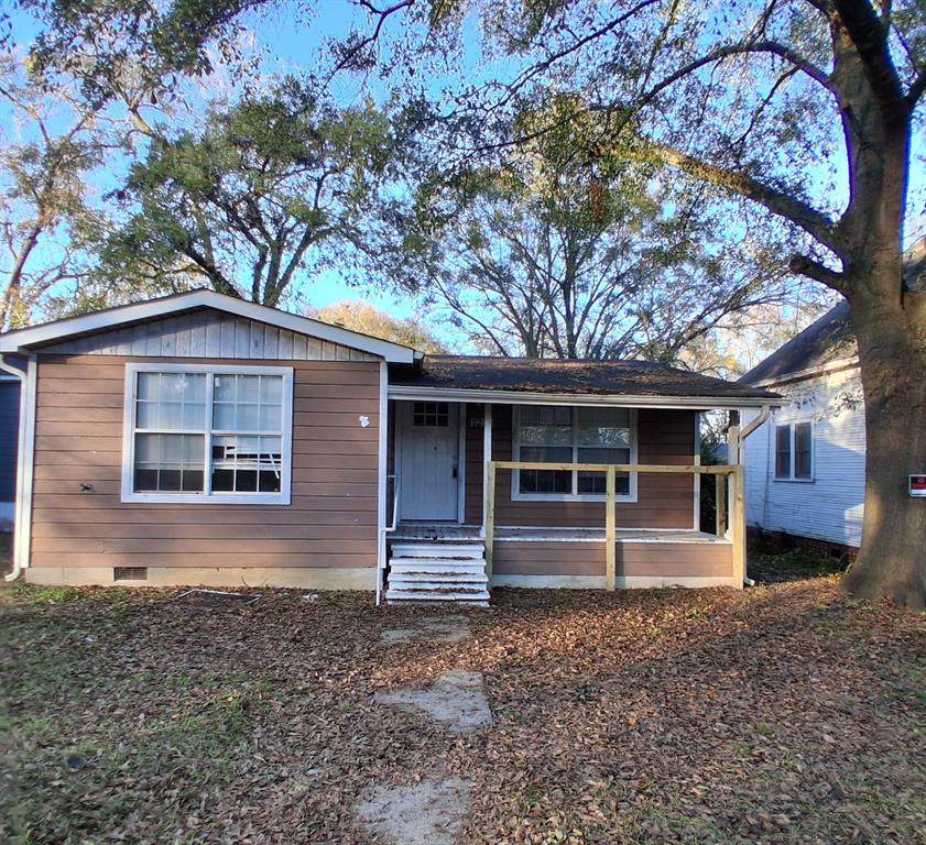 1216 6th Street - Photo 1