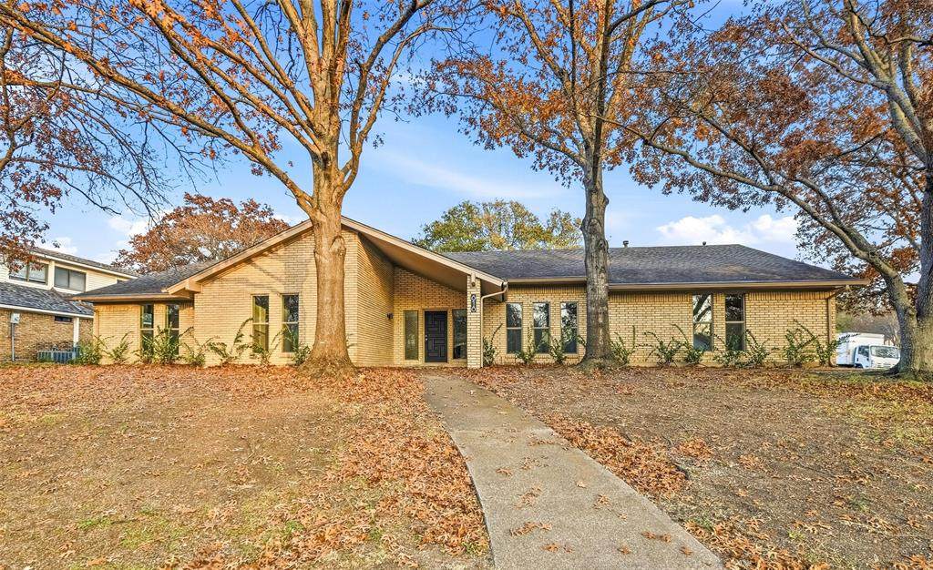 618 Green Hills Court - Photo 1