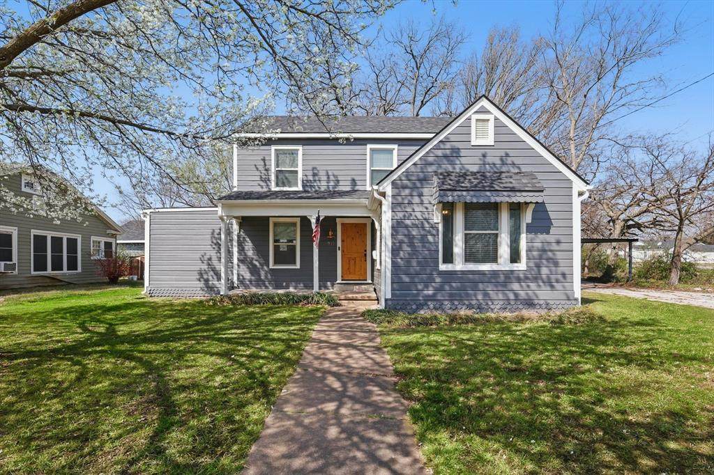 932 Woods Street - Photo 1