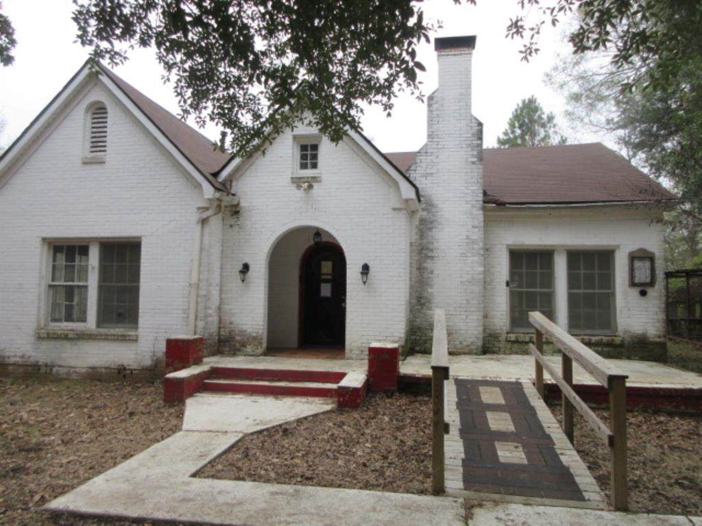 14924 Parkway Drive - Photo 1