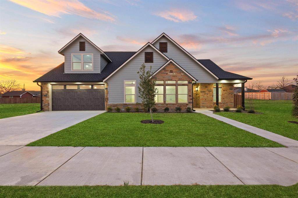 512 Bandera Drive - Photo 1