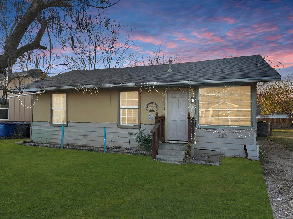 535 Ella Avenue - Photo 1