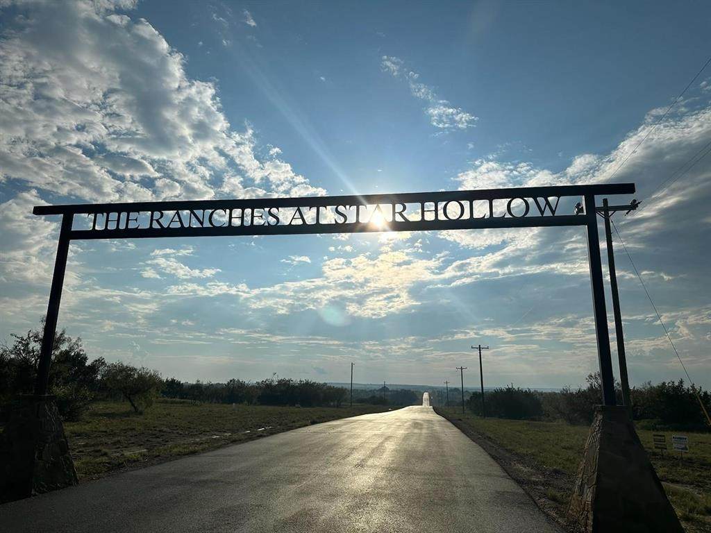 520 Hollow Drive - Photo 1