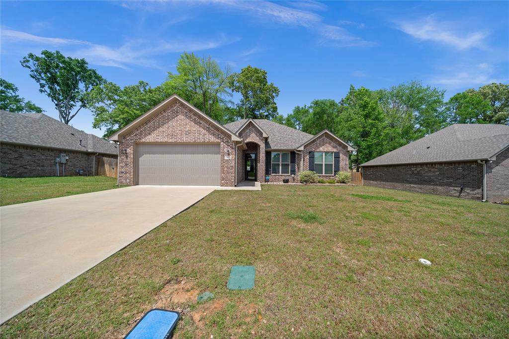 107 Rose Row - Photo 1