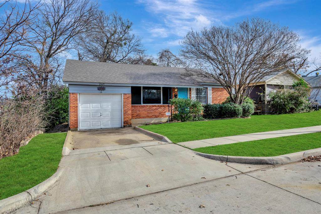 2509 Wayside Avenue - Photo 1