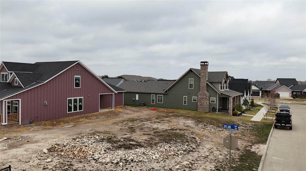 317 Dylan Way - Photo 1