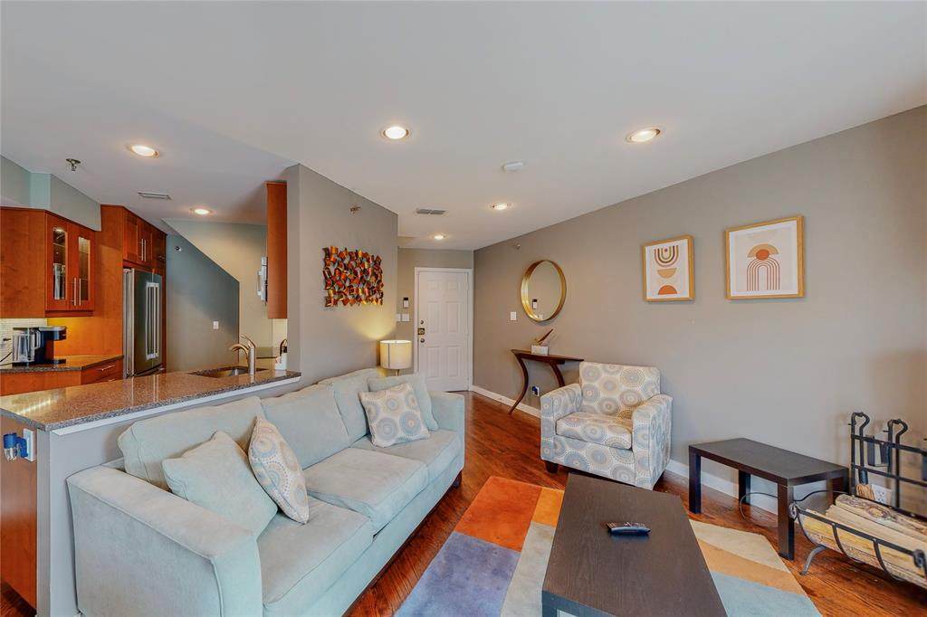 1010 Allen Street - Photo 1