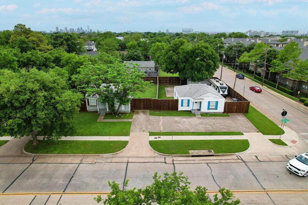 4702 University Boulevard - Photo 1