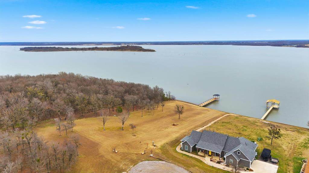 401 Meandering Way - Photo 1