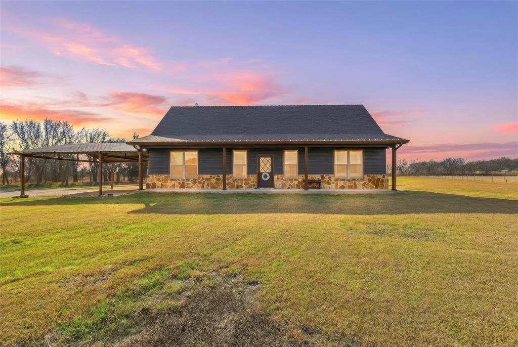 689 Stafford Road - Photo 1