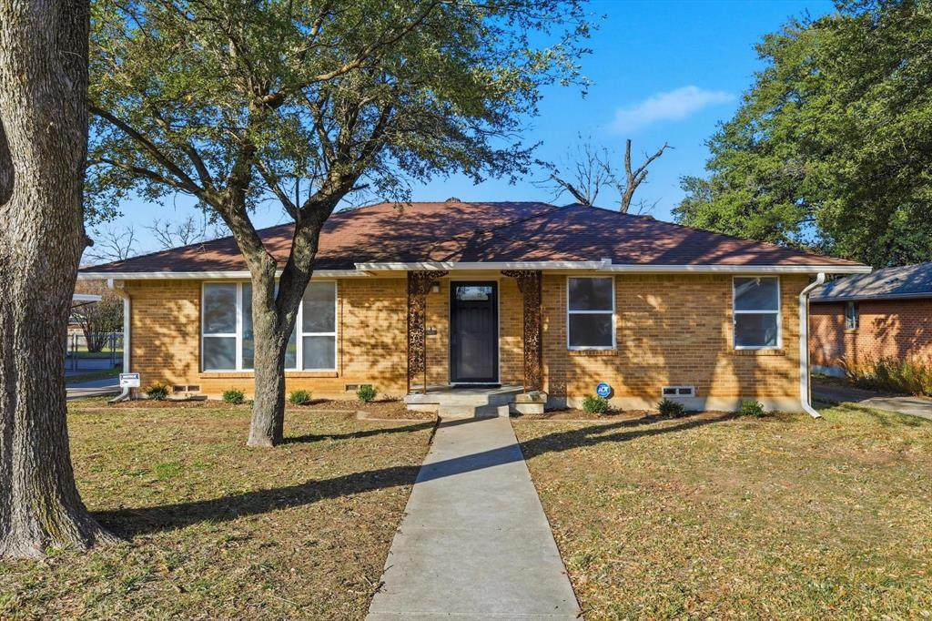 2617 Woodmere Drive - Photo 1