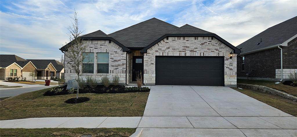 2100 Rannoch Street - Photo 1