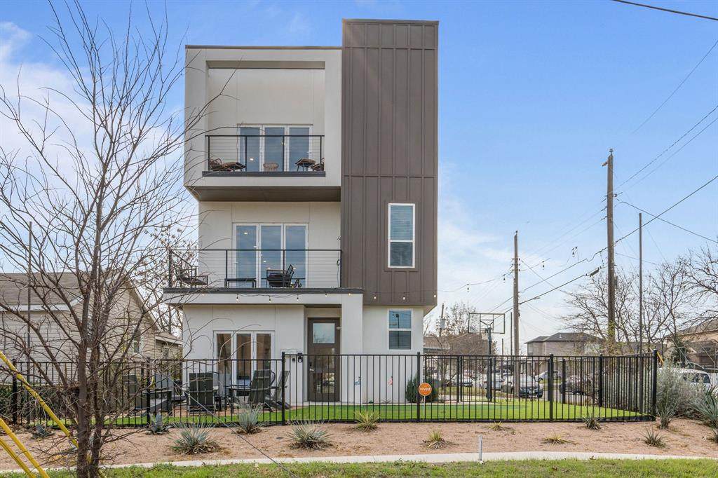 500 Sanford Street - Photo 1