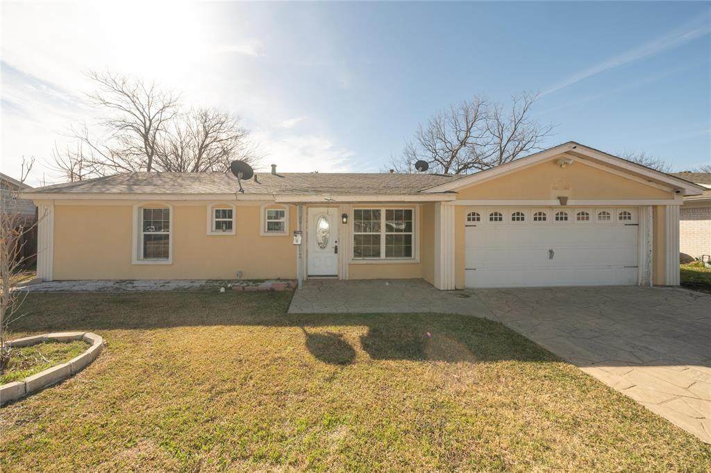 913 Russell Road - Photo 1
