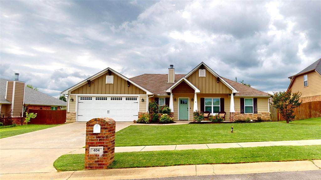 404 Hyde Park Drive - Photo 1