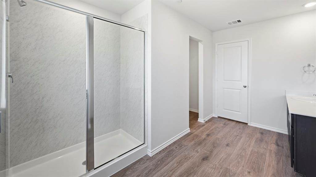 206 Redwood Road - Photo 1