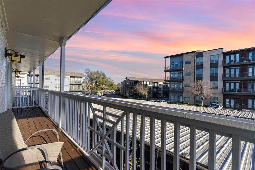 5934 Sandhurst Lane - Photo 1