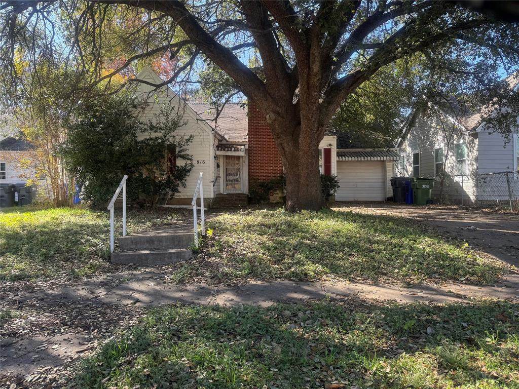 916 31st Street - Photo 1